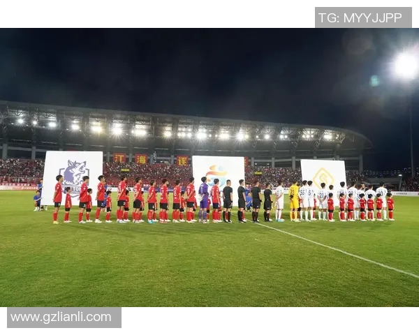 没有后腰的足球明星如何在比赛中展现个人魅力与团队精神的完美结合